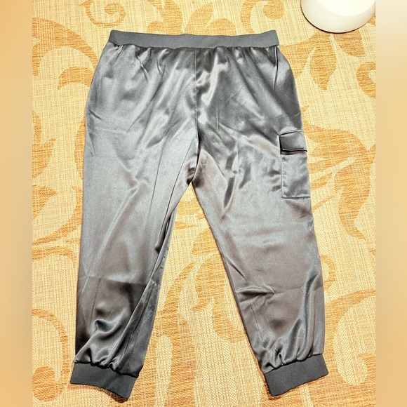 JOGGERS - black satin jogger with side pockets. Black. Size 1XP (petite). New! - Picture 3 of 7